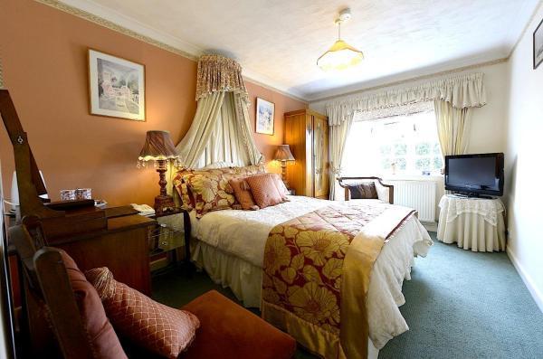 Double Bed at The Meryan House Hotel.